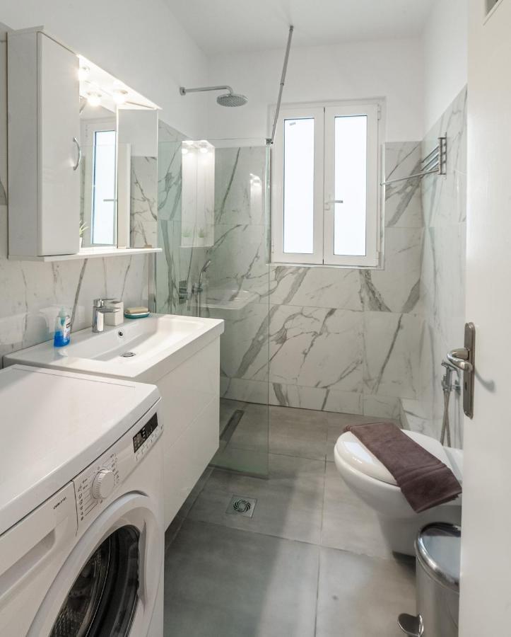 Psiri Gem From In Vivo Apartments- Spacious 1St Floor Apartment With Balcony In Athens' Historic Center 外观 照片
