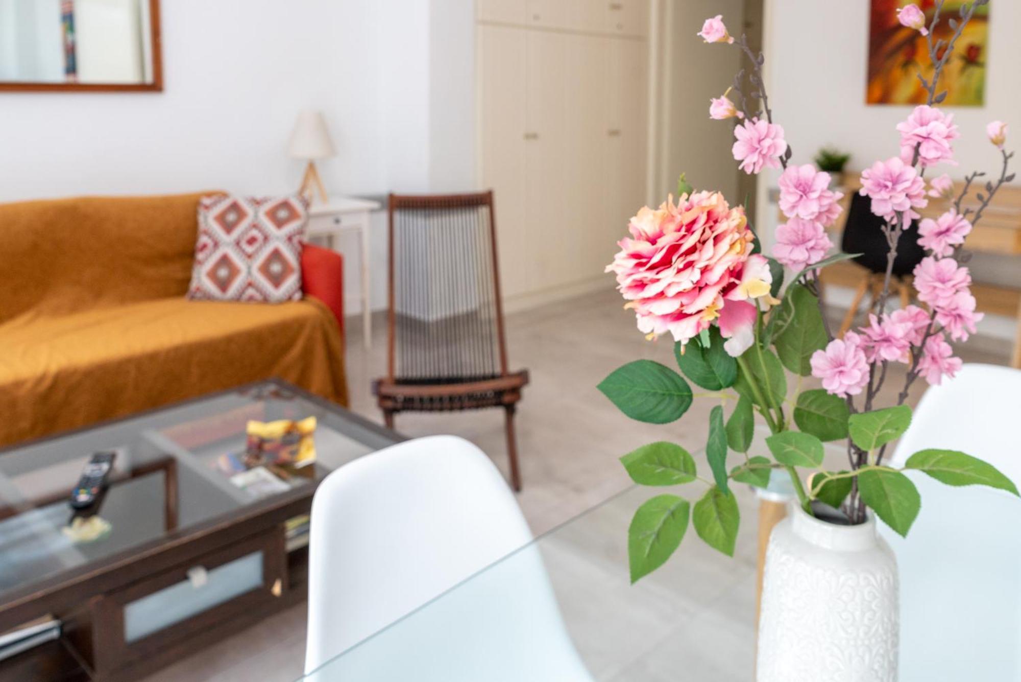 Psiri Gem From In Vivo Apartments- Spacious 1St Floor Apartment With Balcony In Athens' Historic Center 外观 照片