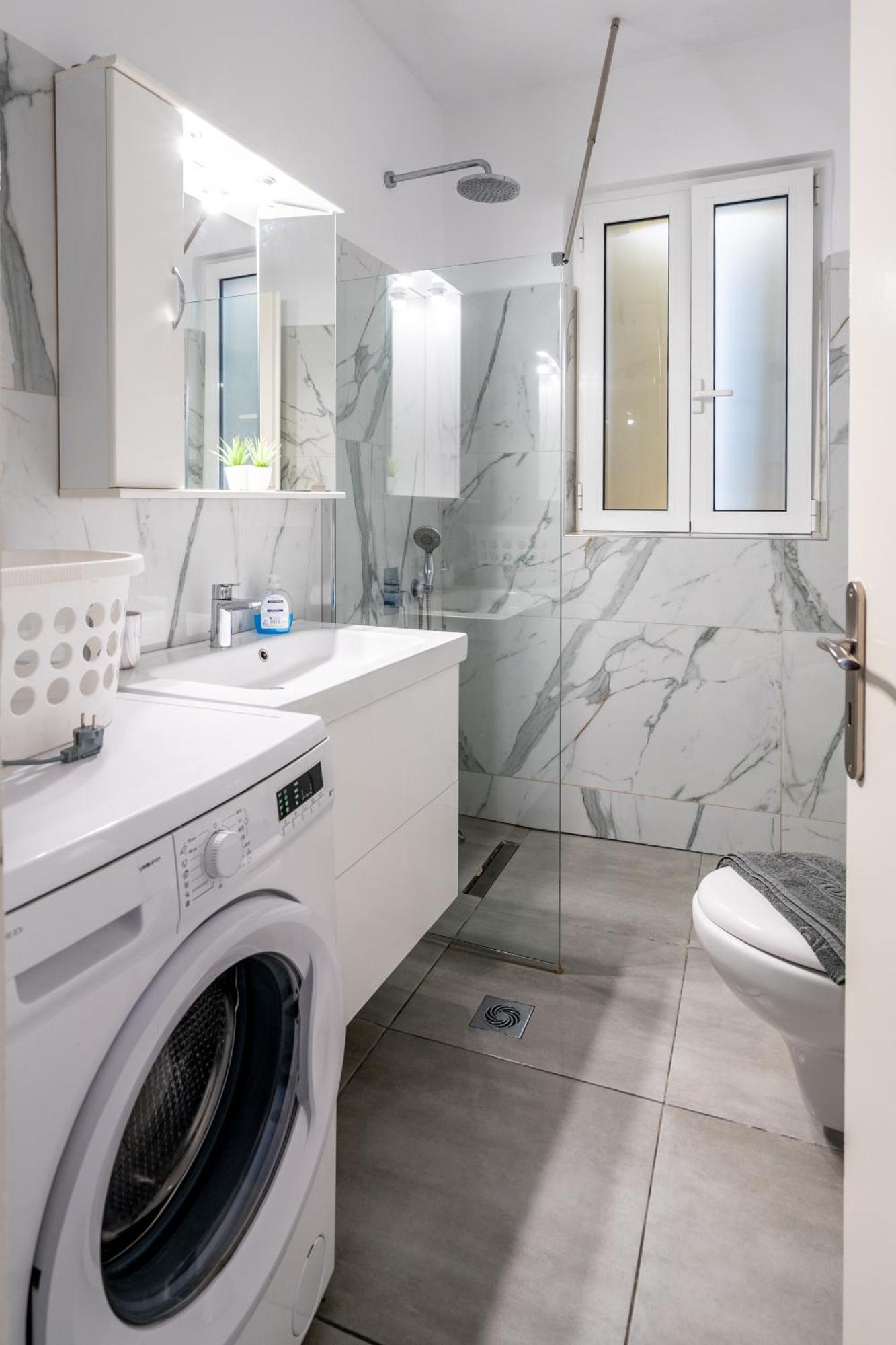 Psiri Gem From In Vivo Apartments- Spacious 1St Floor Apartment With Balcony In Athens' Historic Center 外观 照片
