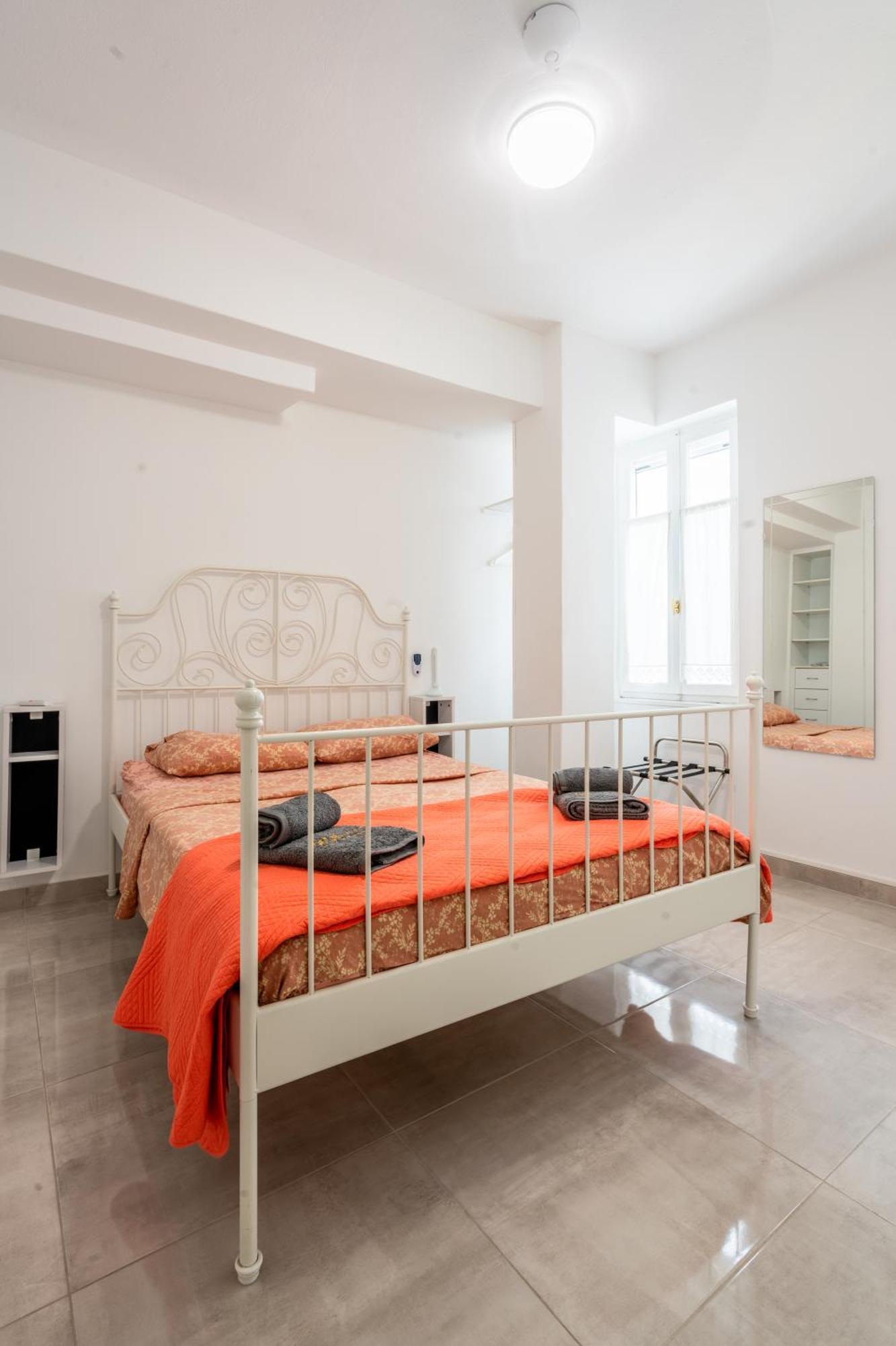 Psiri Gem From In Vivo Apartments- Spacious 1St Floor Apartment With Balcony In Athens' Historic Center 外观 照片